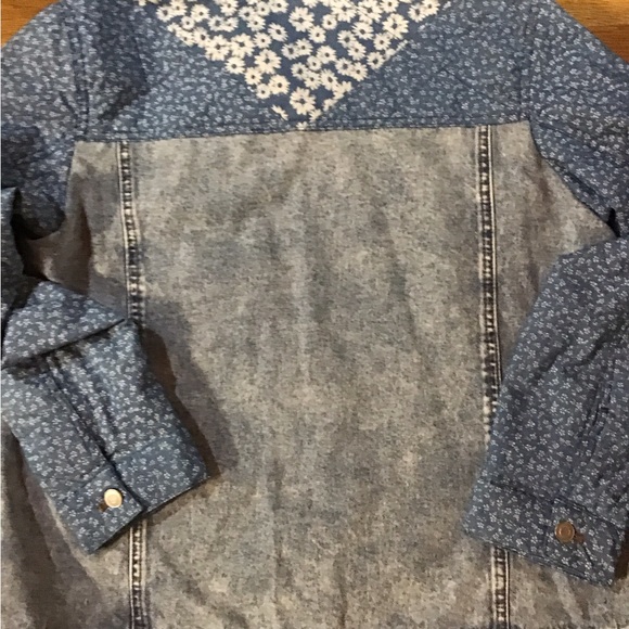 Woman’s size large denim blue Jean jacket vintage Americana - Picture 6 of 8